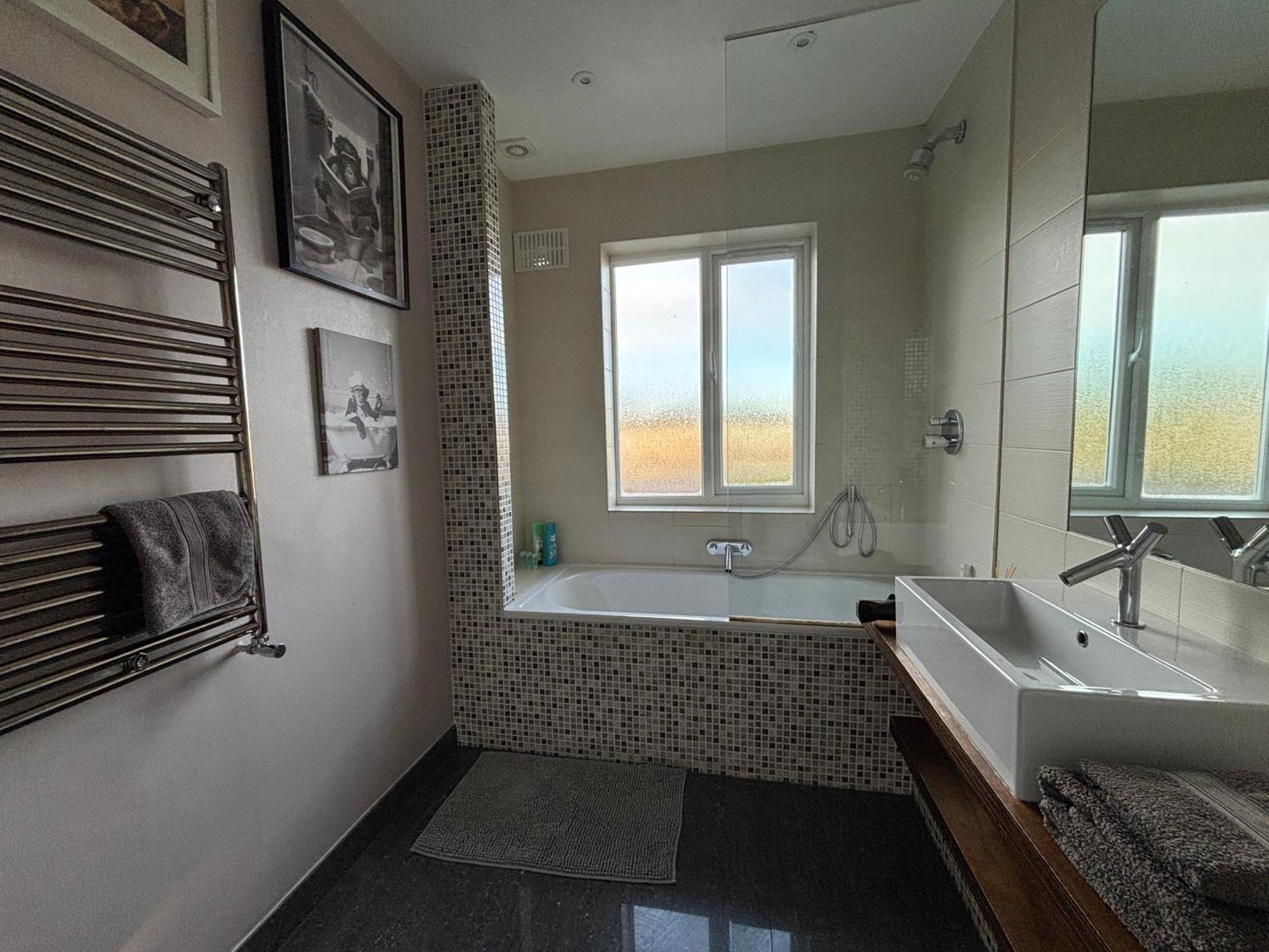 Hotel Entire House Floor Perfect For Couples & Freelancers - Available For Single Too London Exterior foto